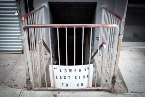 Entrada a The Back Room (foto de Timeout)